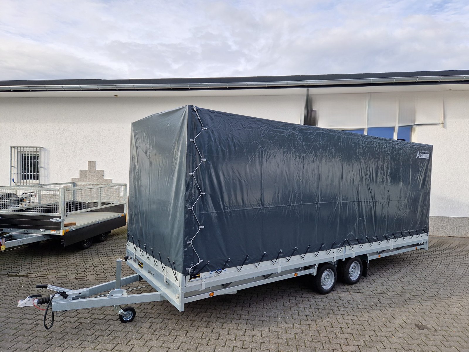 Hulco MEDAX-2 3000 z plandeką 611x203x210 cm