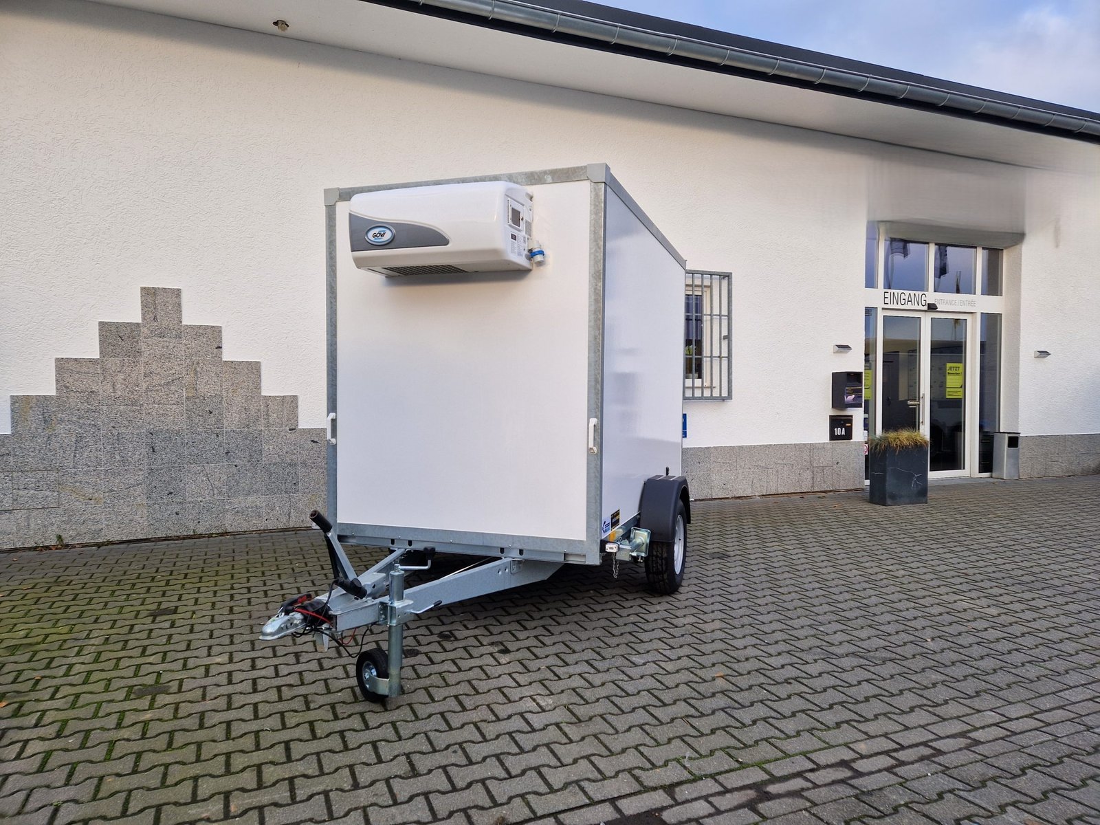 Kargo CoolBoxx FK1326H chłodnicza 251x150x178 cm 1300 kg - obrazek 2