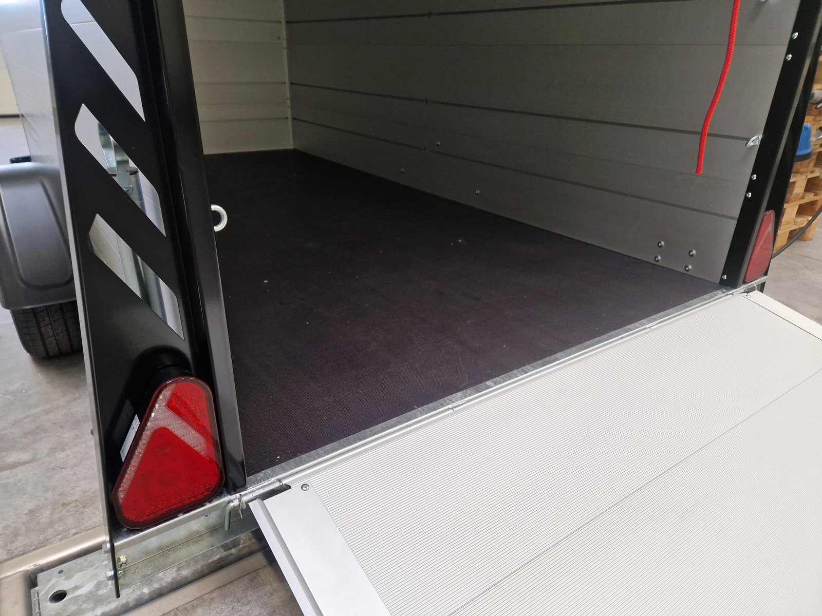 Anssems ALUBOXX GTB 1500 VT3 Ultra Low 301×151×153 cm, 1500 kg - obrazek 3