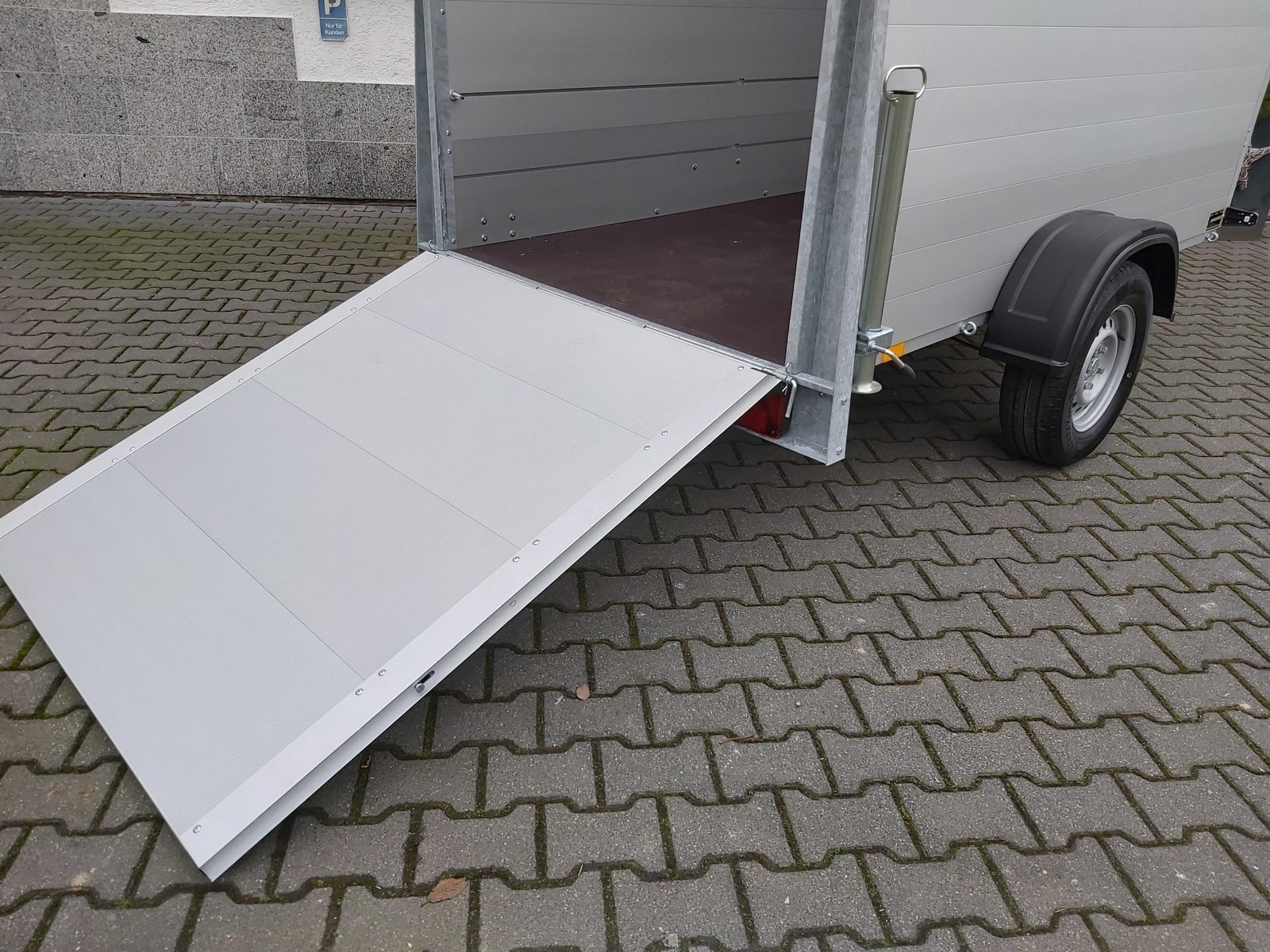 Anssems ALUBOXX GTB 1200 VT3 251×126×153 cm, 1200 kg - obrazek 2