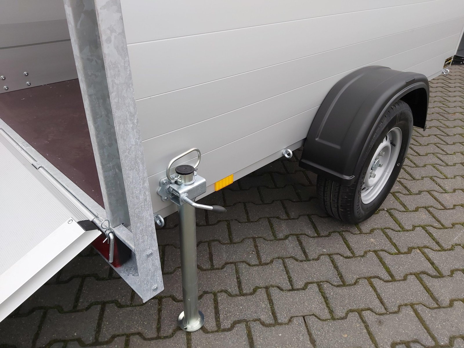 Anssems ALUBOXX GTB 1200 VT3 251×126×153 cm, 1200 kg - obrazek 3