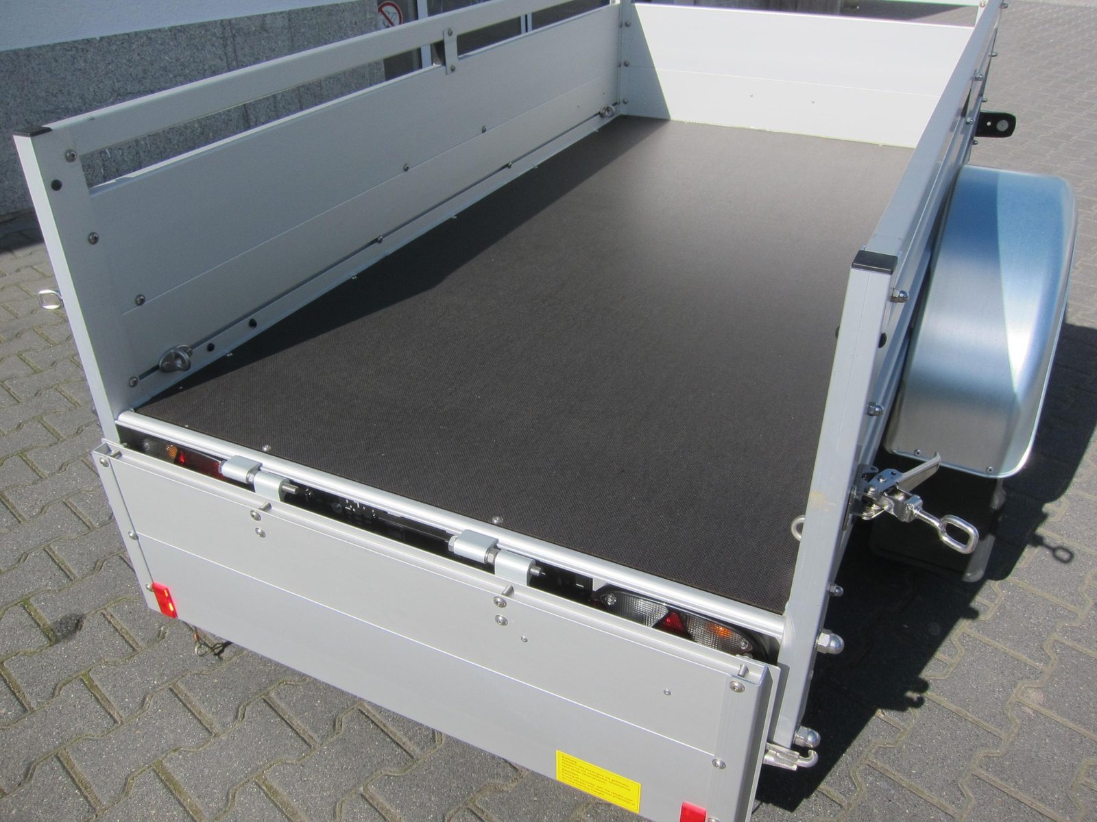 Koch Aluline U2 205×105×40 cm, 750 kg, 100 km/h - obrazek 3