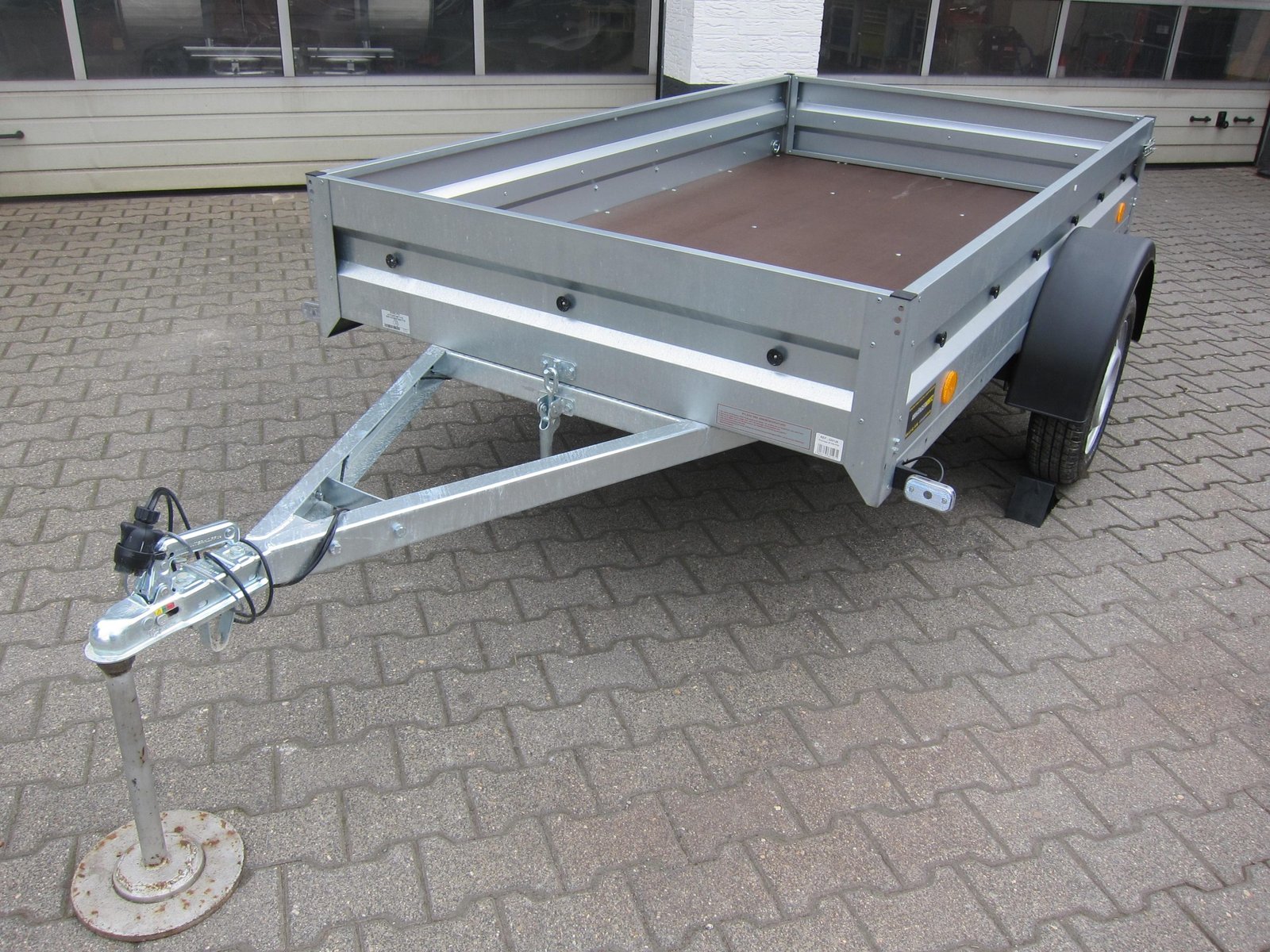 Trailstar Pratik 236 236×129×30 cm, uchylna, 750 kg - obrazek 5