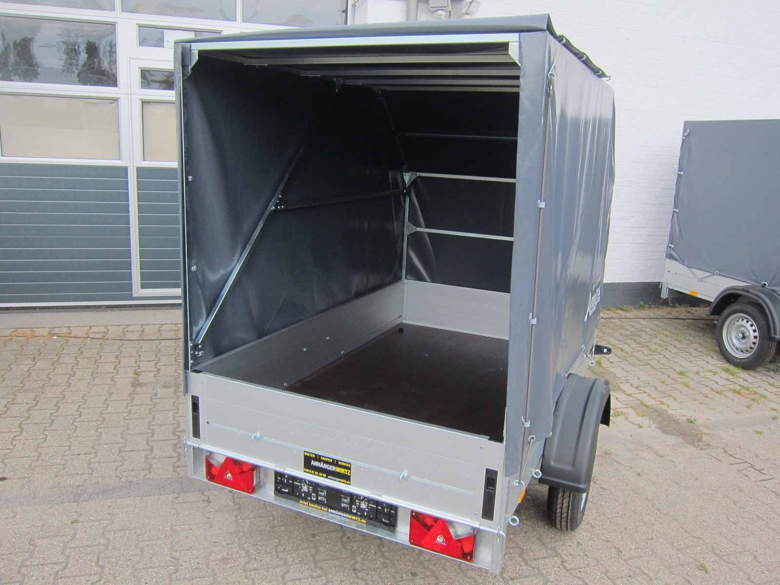 Anssems Aluliner GTB 1200 z plandeką 251x126x150 cm - obrazek 2