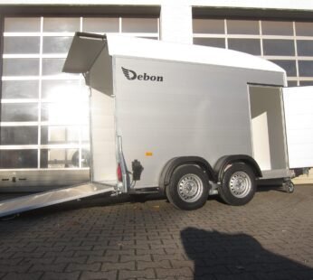Debon Cargo Roadster 500+ 312×167×199 cm, biała, 2600 kg – przyczepa szkoleniowa