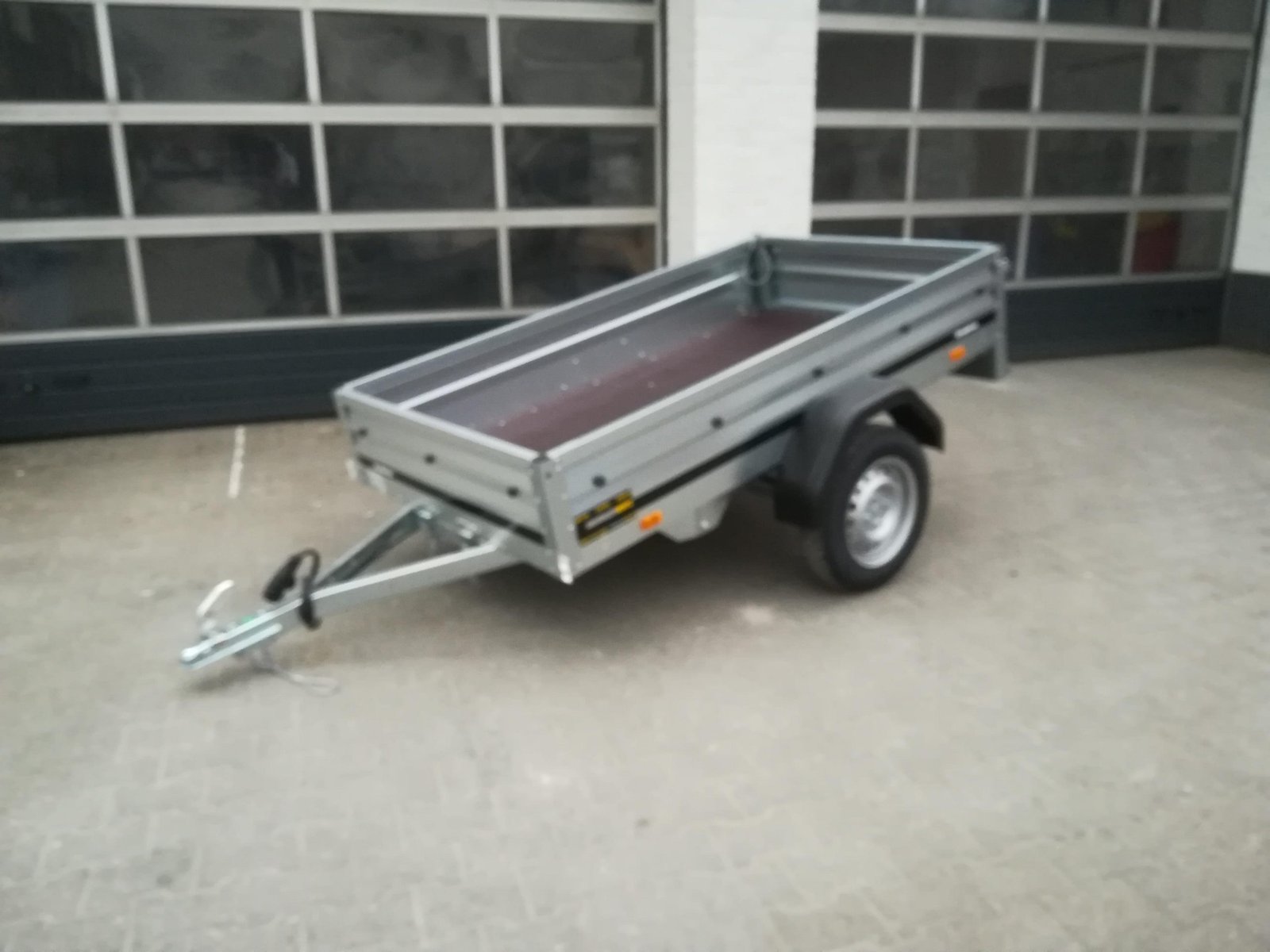 Brenderup 1205 S UB 204×116×35 cm, składany dyszel, 750 kg - obrazek 3