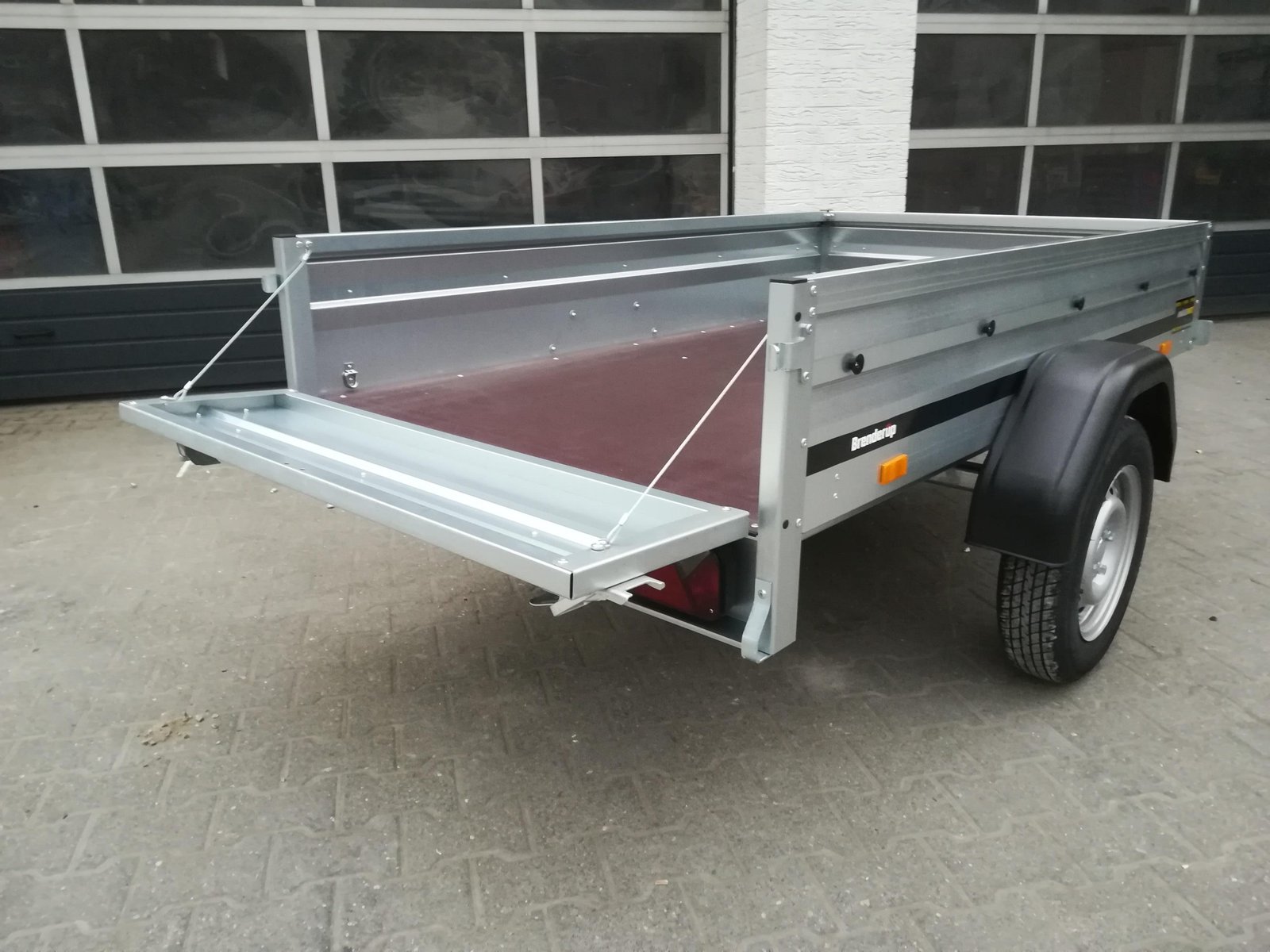 Brenderup 1205 S UB 204×116×35 cm, składany dyszel, 750 kg - obrazek 5