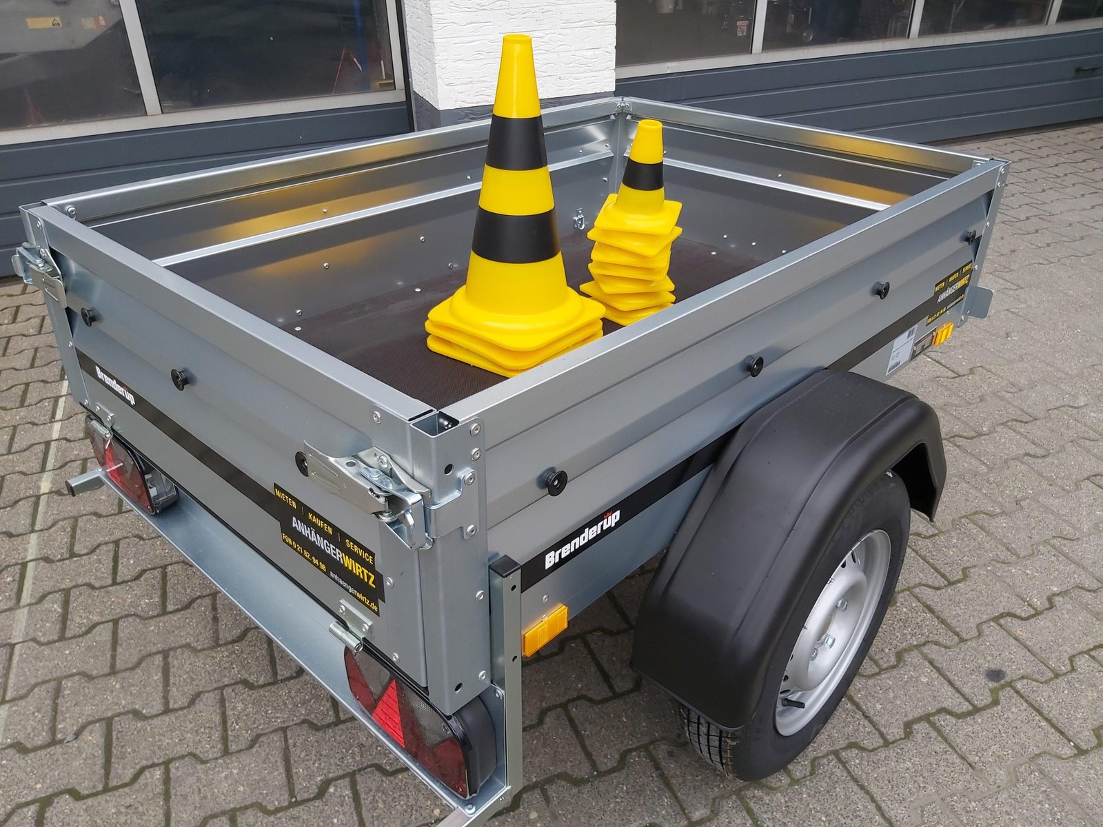 Brenderup 1150 S UB 144×94×35 cm, składany dyszel, 500 kg - obrazek 5