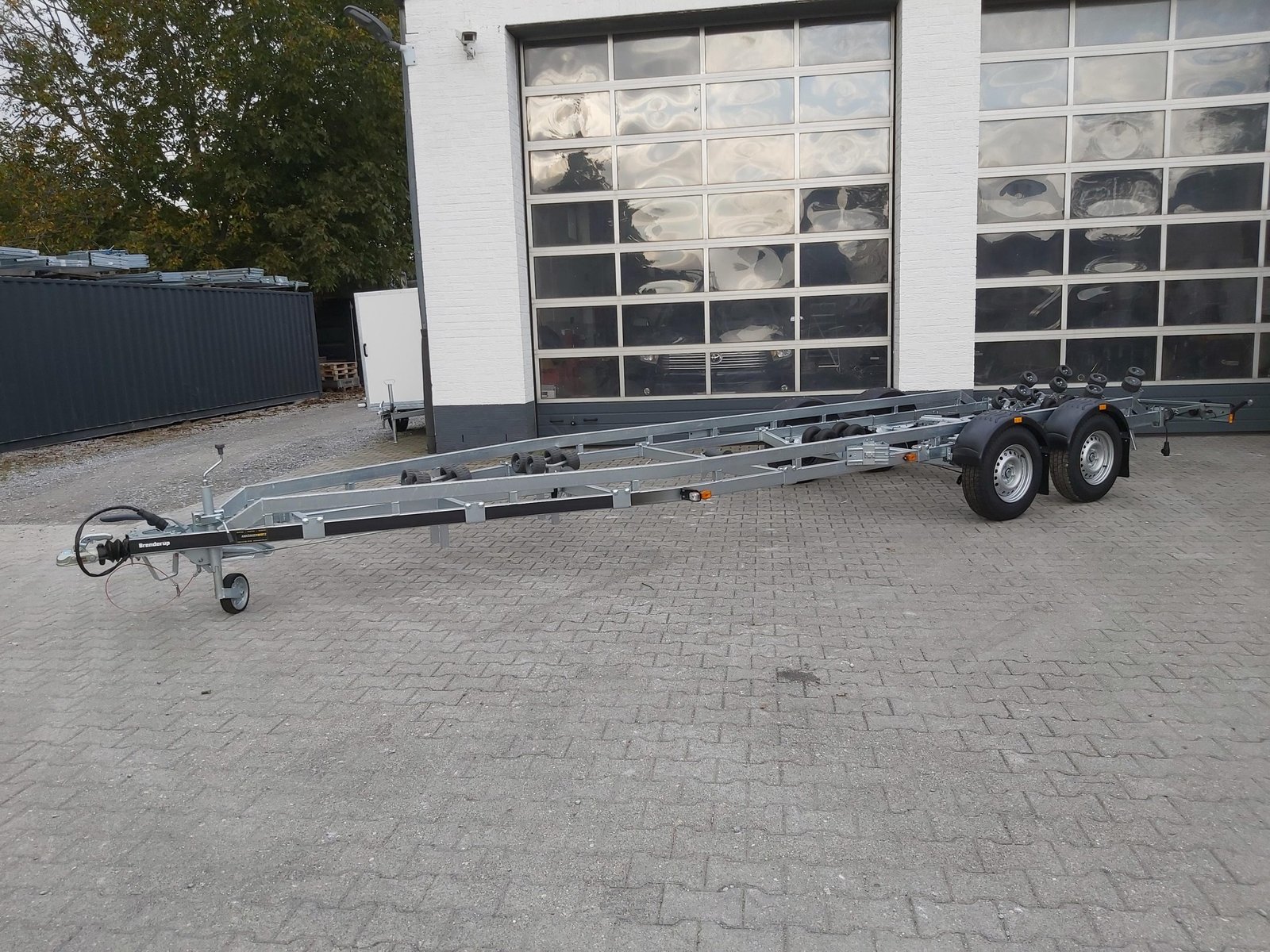 Brenderup 26300 TB SR X-Line do łodzi 7,8 m, 3000 kg