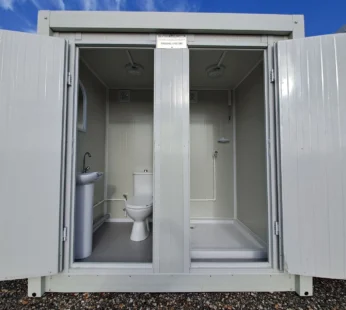 Moduł sanitarny WC, umywalka i prysznic 2,30 × 1,35 m
