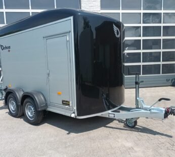 Debon Cargo Roadster 500+ 312×167×199 cm, czarna, 2600 kg – przyczepa szkoleniowa