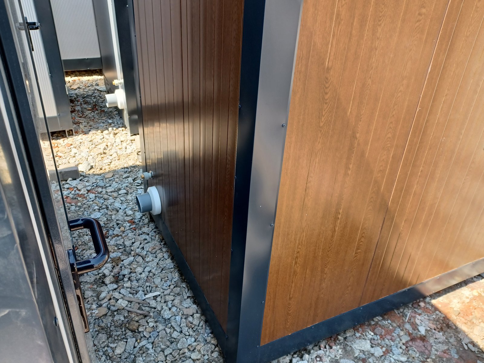 Kontener sanitarny WC z pisuarem 172 × 140 cm – biały - obrazek 5