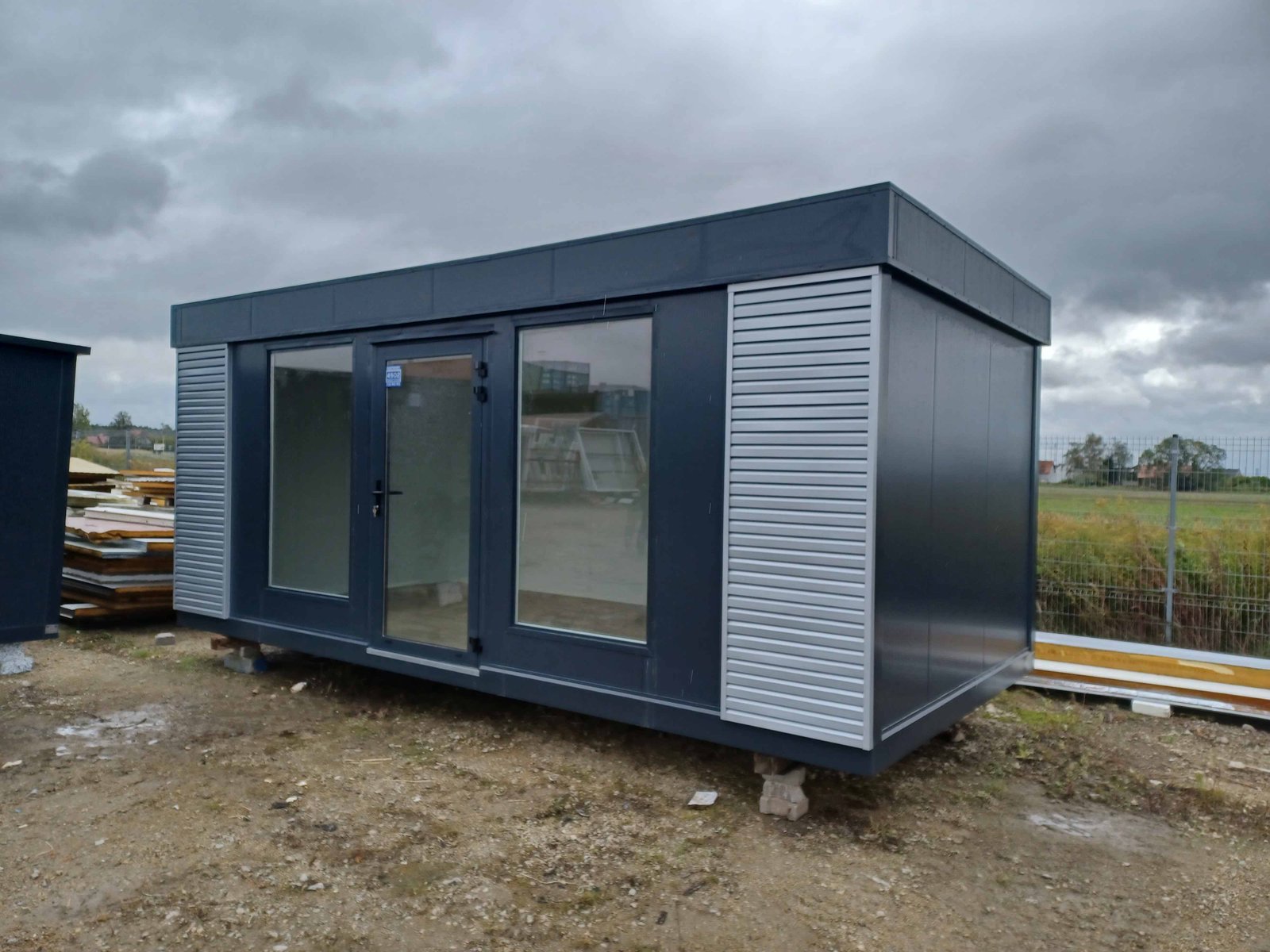 Pawilon handlowy Open Space antracyt z szarymi lamelami 3 × 6 m - obrazek 2