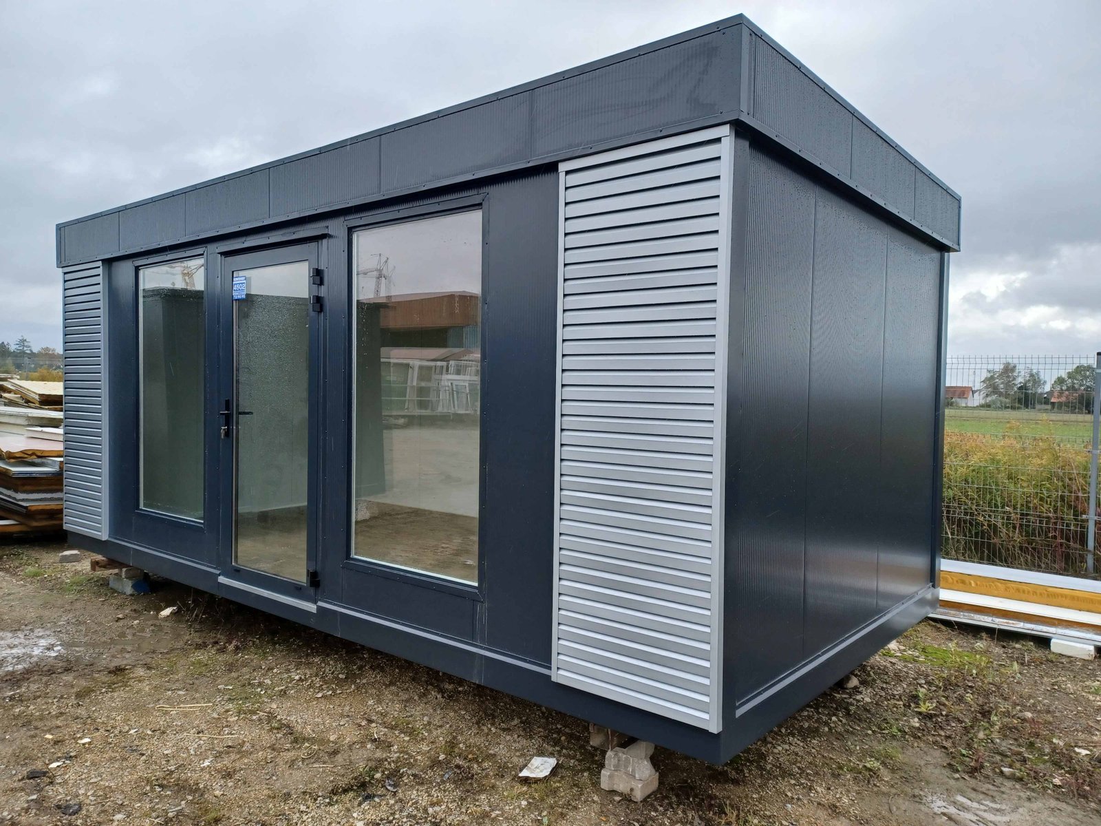 Pawilon handlowy Open Space antracyt z szarymi lamelami 3 × 6 m - obrazek 4