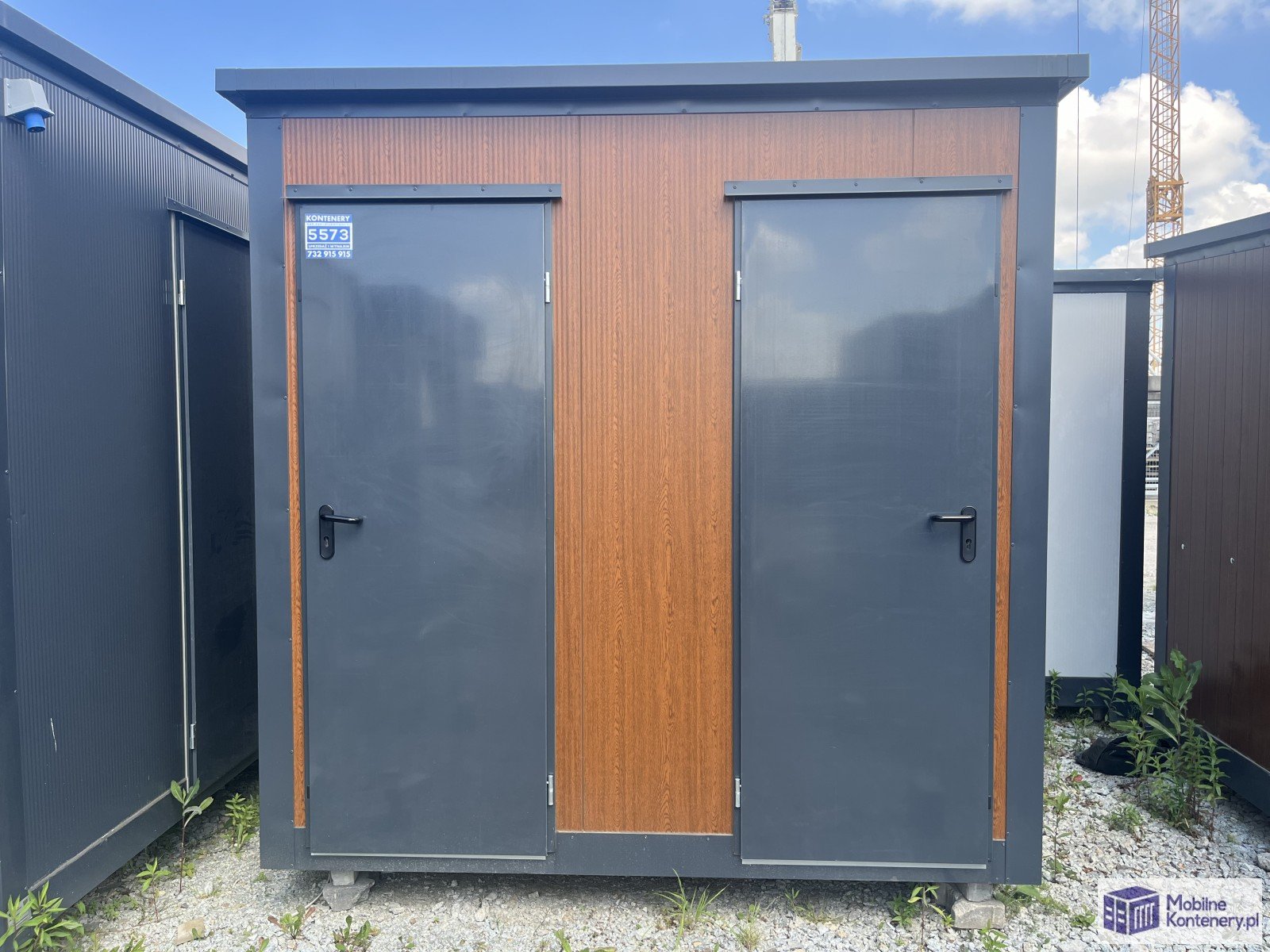 Kontener sanitarny podwójny – WC i prysznic 239 × 173 × 248 cm