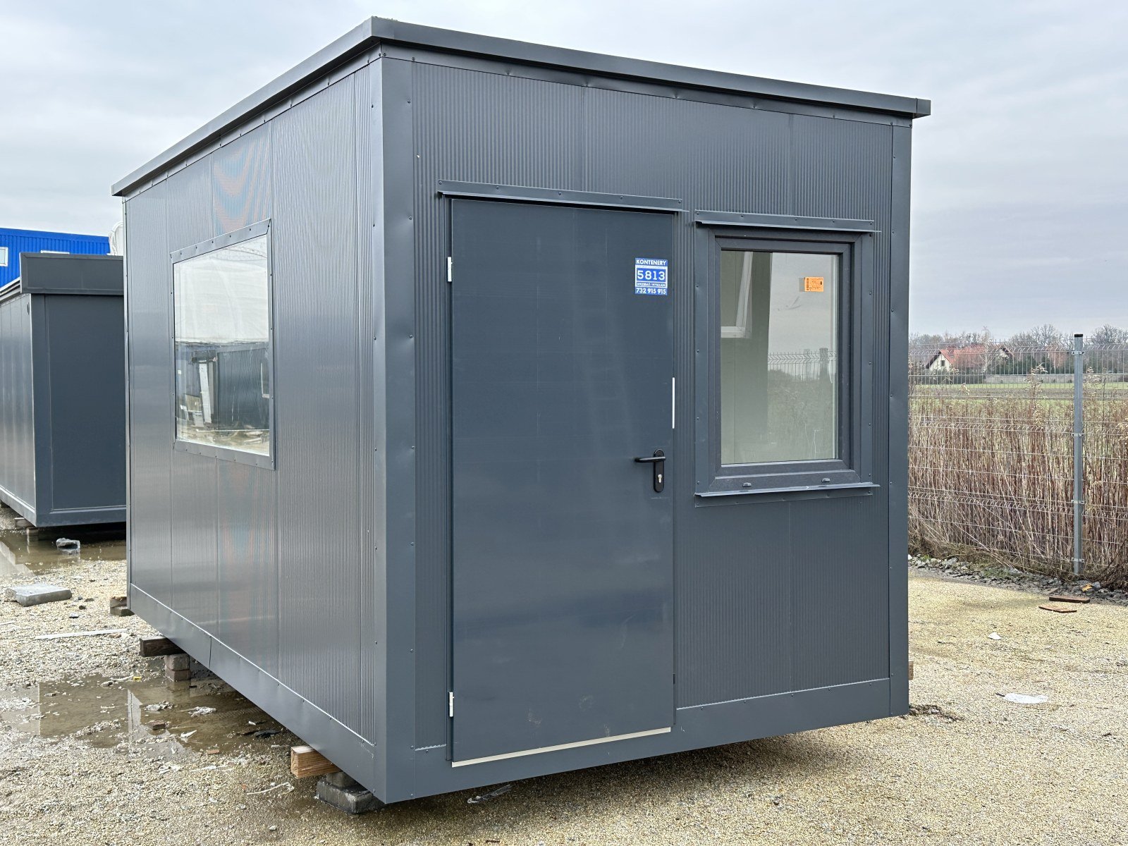 Nowy kontener biurowy i portiernia 2,5 × 4,5 m - obrazek 3