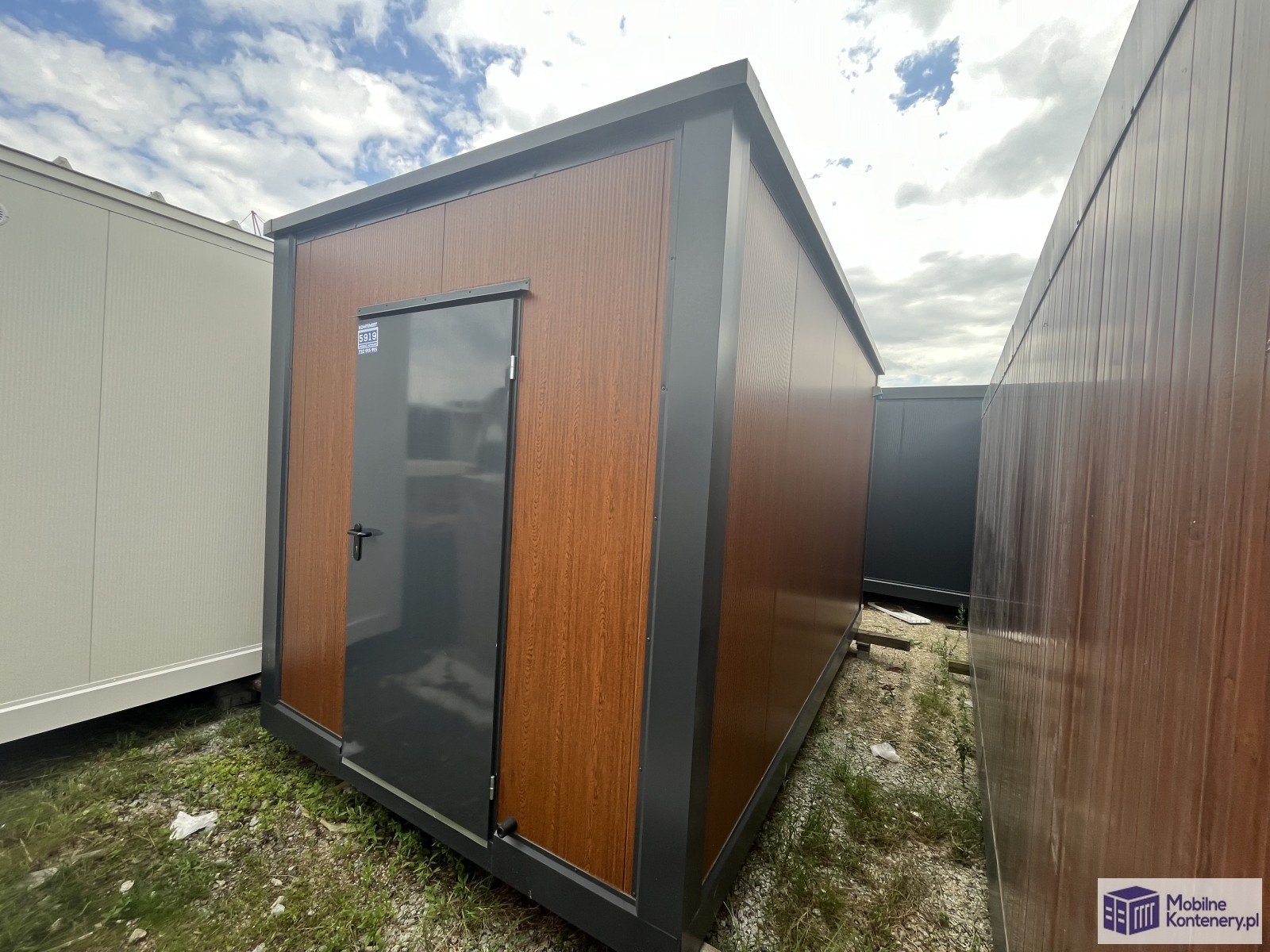 Nowy kontener biurowy i portiernia 2,5 × 4,5 m