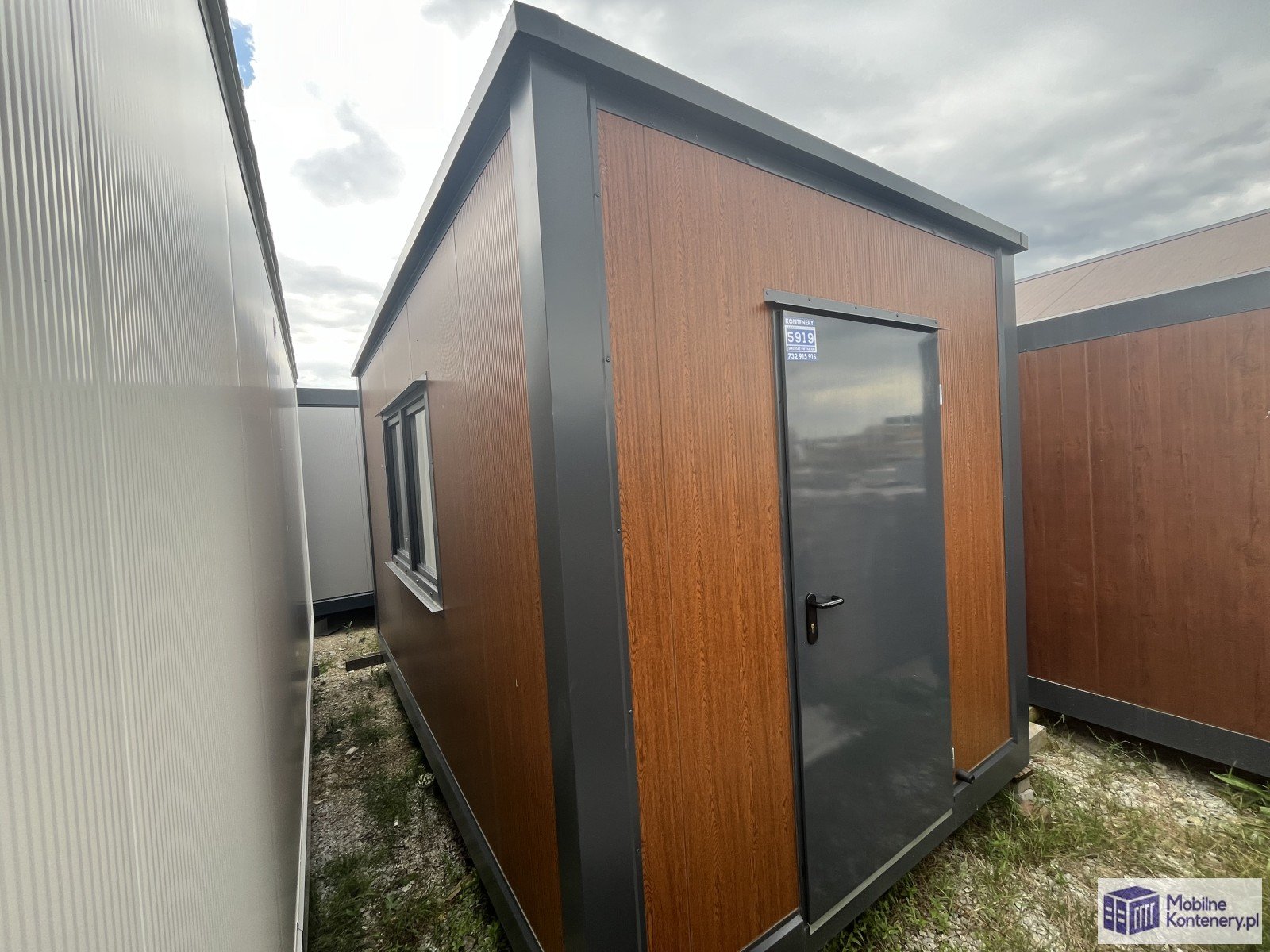 Nowy kontener biurowy i portiernia 2,5 × 4,5 m - obrazek 2