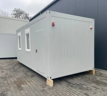 Izolowany kontener biurowy 6,75 × 2,42 m