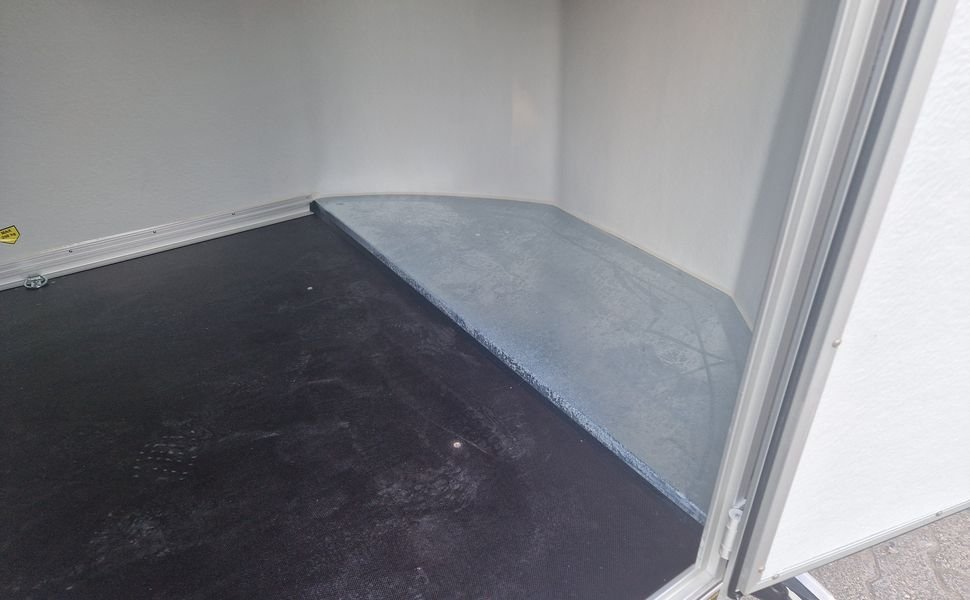 Debon Cargo 1300 Iron Grey 300x152x168 cm - obrazek 3