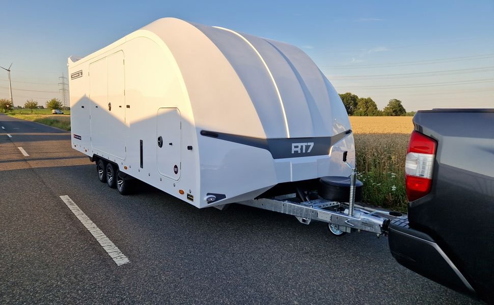 BJT Race Transporter 7 600×228×189 cm, biała, 3500 kg