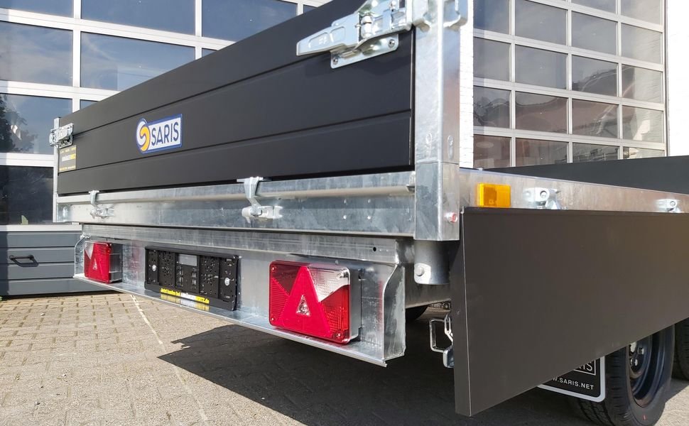 Saris K3 Black Edition 306×184×30 cm, wywrotka trójstronna elektryczna, 2700 kg - obrazek 5